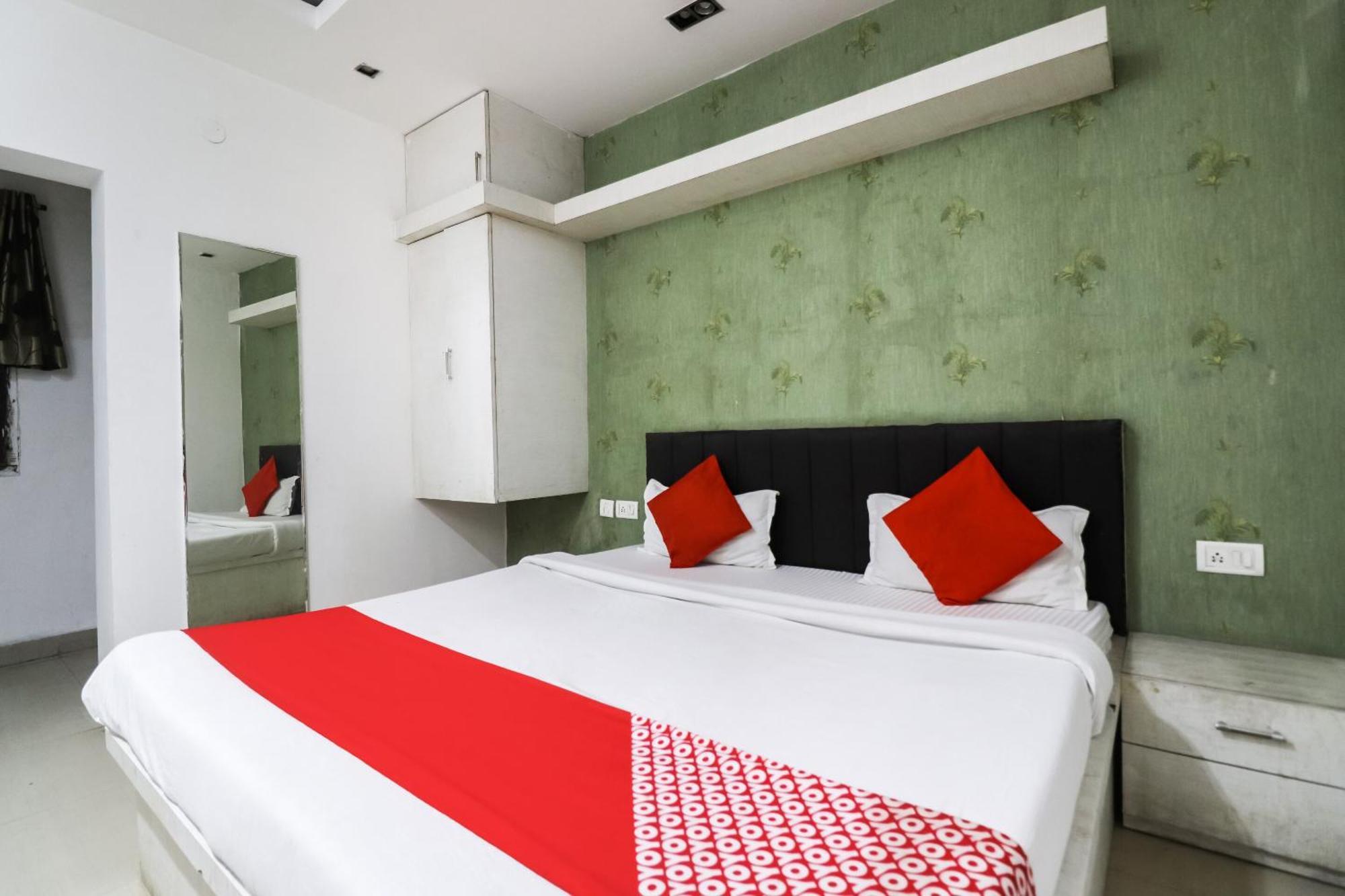 Oyo Flagship Just-9 Inn Near Sahara Ganj Mall Lucknow Exterior photo